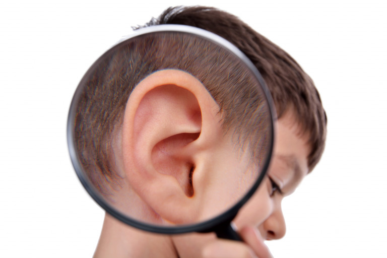 Magnifying ear